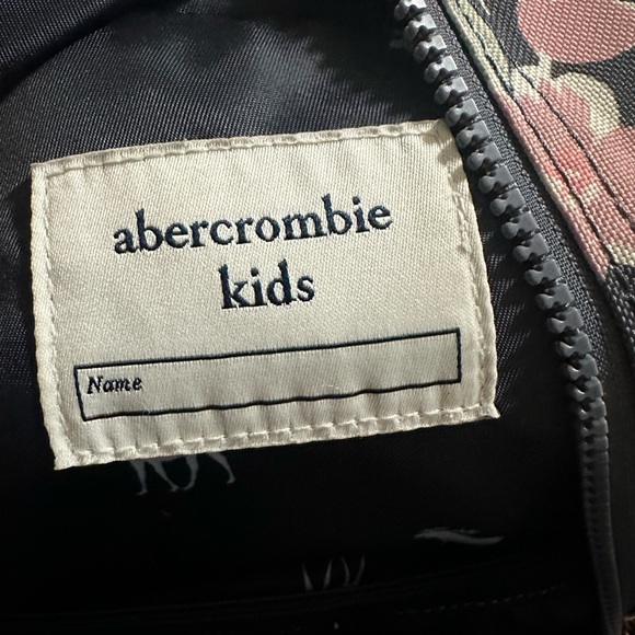 Abercrombie backpack for women. (Big) - Picture 4 of 7